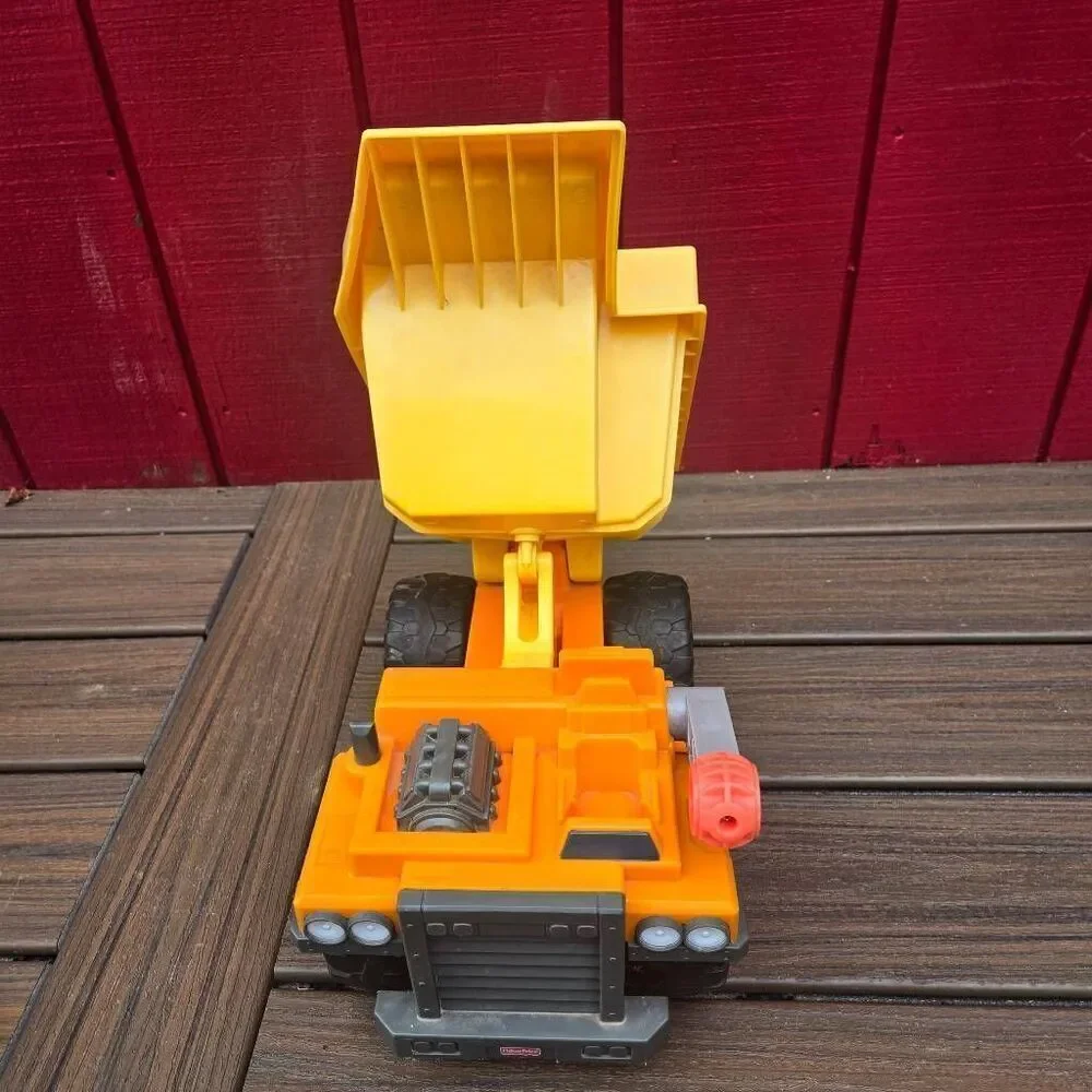 Fisher Price Little People Ruff Tuff Rumblin Dump Truck rare htf construction